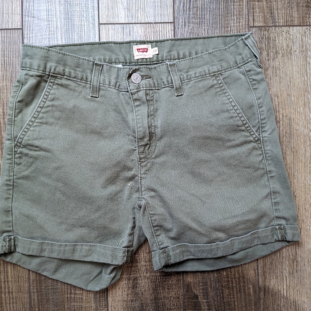 Levi's Denim Twill Green Roll Up Shorts Waist 28"